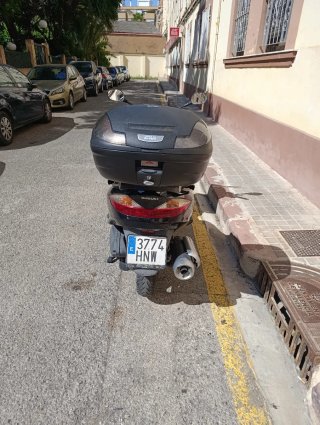 Suzuki Burgman 125cc Scooter Negra