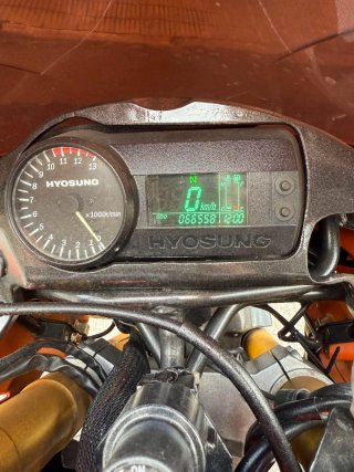 Hyosung GT 650R Naranja/Negra
