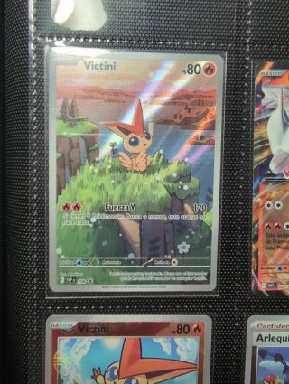 Carta Pokémon Victini V - PS 80