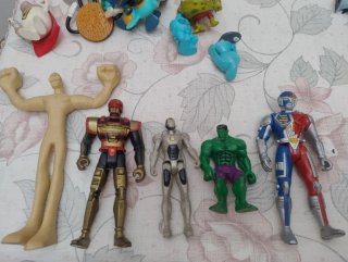 Lote de figuras de acción variadas