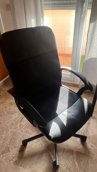 Silla y mesa de estudio