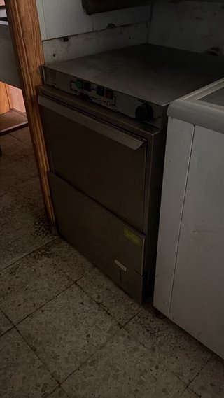Vendo mobiliario completo de bar, camaras, cocina