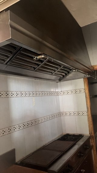 Vendo mobiliario completo de bar, camaras, cocina