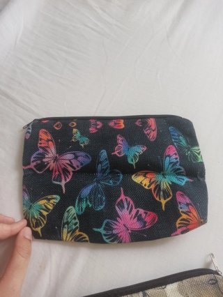 2 Neceser con estampado de mariposas