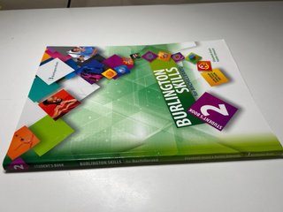 LIBRO DE INGLES STUDENT’S BOOK 2.BACH