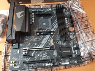 Placa Base Gigabyte B550M AORUS Elite AM4