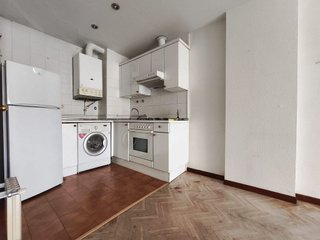 Piso en venta en Palos de Moguer en Madrid