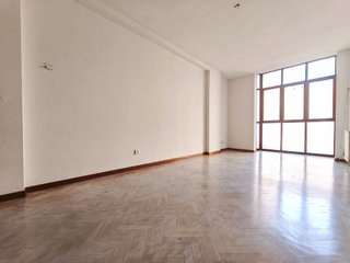 Piso en venta en Palos de Moguer en Madrid