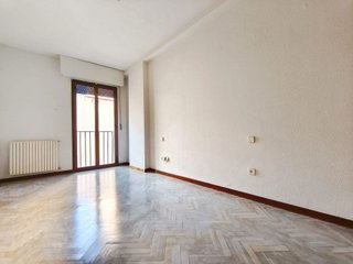 Piso en venta en Palos de Moguer en Madrid