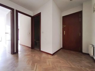 Piso en venta en Palos de Moguer en Madrid