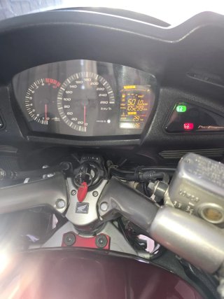 Honda Pan European ST1300 Roja
