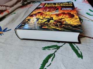 Los 4 Fantásticos. Tomo 2. Omnigold. Panini.