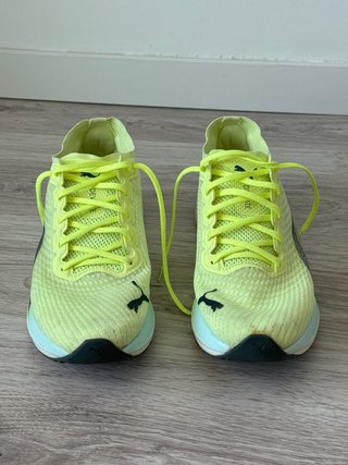 Zapatillas deportivas Puma verdes y amarillas