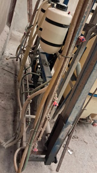 Pulverizador 1000L Suspendido