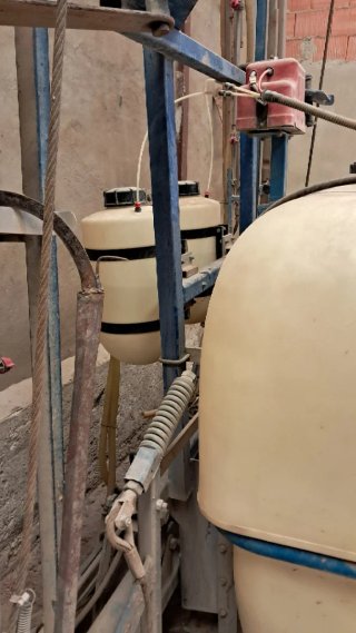 Pulverizador 1000L Suspendido