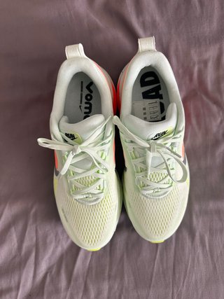 Zapatillas Nike Vomero Verde y Naranja