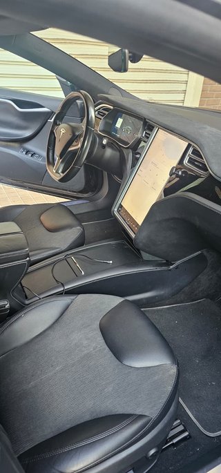 Tesla Model S 2016