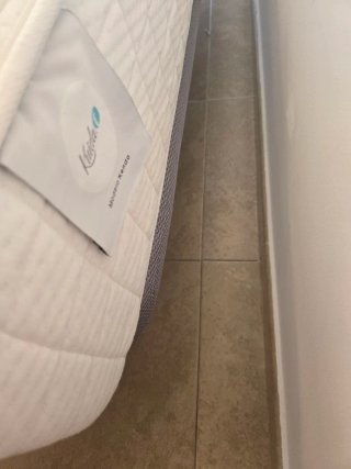 Cama Kuida: Colchón + Base con patas