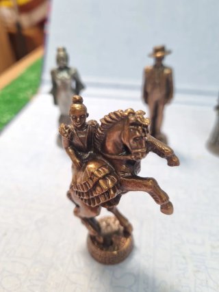 32 Figuras de Ajedrez Coleccionables