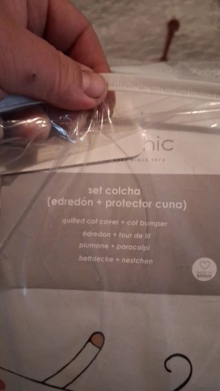 Colchón cuna, edredón y chichonera,juego de sábana