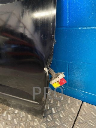 Peuogeot 3008 puerta delantera derecha