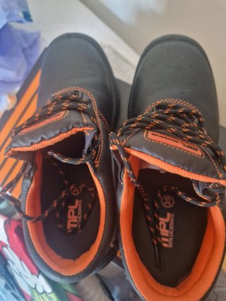 Zapatos de trabajo MPL negros y naranjas