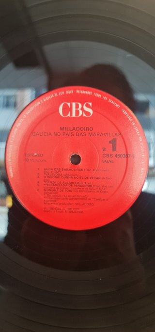 Vinilo Milladoiro Galicia no País das Maravillas