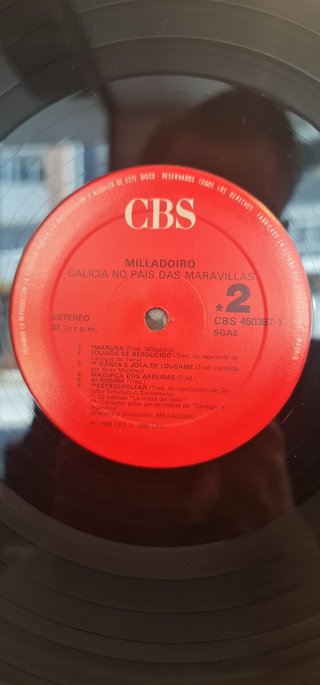 Vinilo Milladoiro Galicia no País das Maravillas