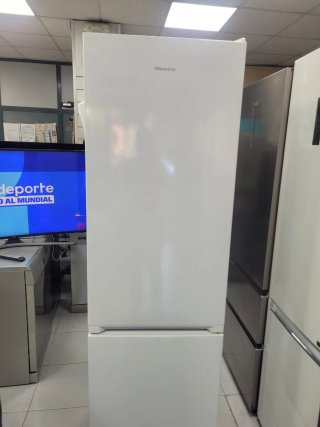 ☆NEVERA MARCA HISENSE 2,CM COMBI NOFROST☆