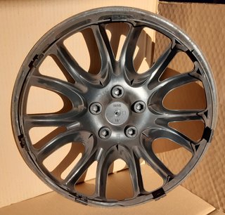 TAPACUBOS J-TEC HERO 16"