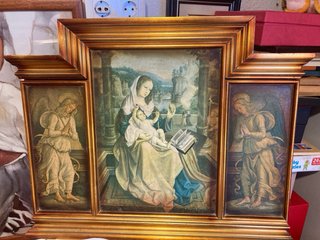 Tríptico religioso antiguo