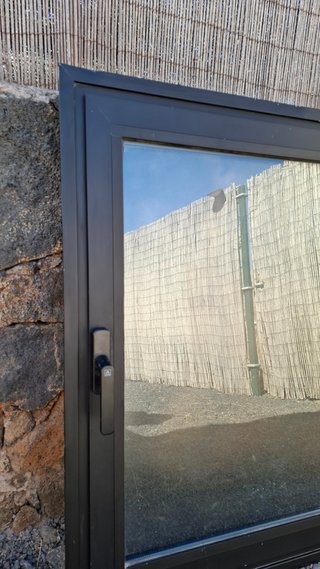 Ventana Usada de aluminio Cortizo antracita 85x105
