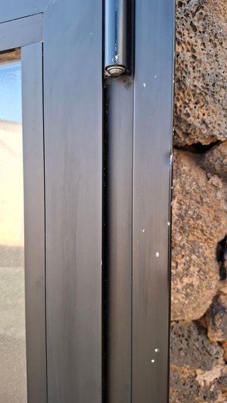 Ventana Usada de aluminio Cortizo antracita 85x105