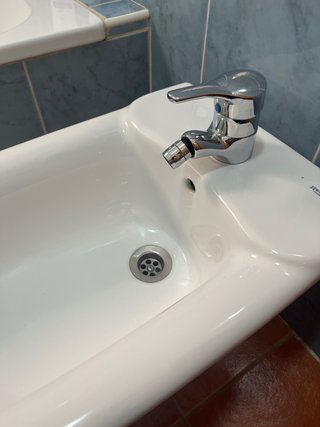 Bidé Roca con grifería