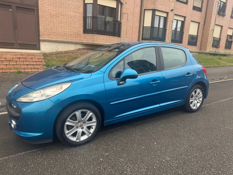 Peugeot 207 2009 - foto 1