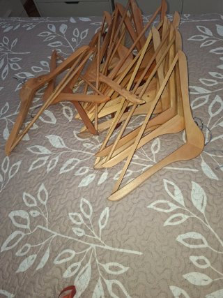 Perchas de madera (lote) 20 perchas de Madera 10 e