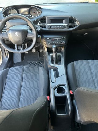 Peugeot 308 2017 diesel 6100€