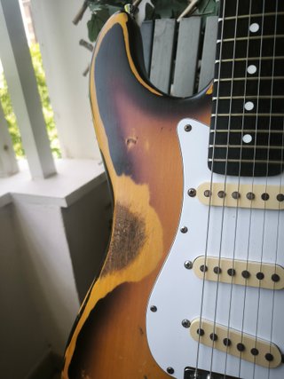 Guitarra Stratocaster Heavy Relic Sunburst Vintage