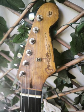Guitarra Stratocaster Heavy Relic Sunburst Vintage