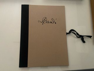 Libro Gaudi en primer plano edicion  ARTIKA