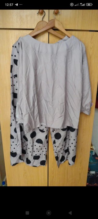 Conjunto mujer gris y negro