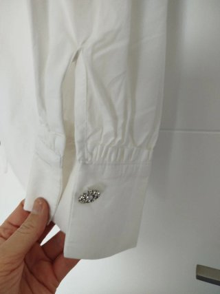 Camisa Zara Blanca con Botones Joya