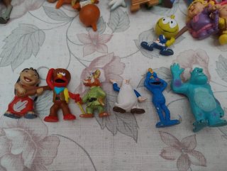 Lote muñecos PVC y otros