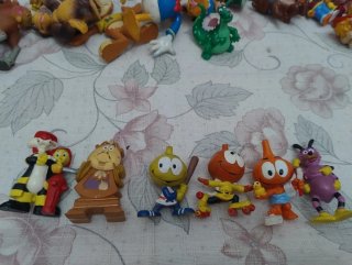 Lote muñecos PVC y otros