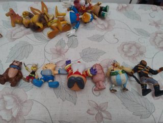 Lote muñecos PVC y otros