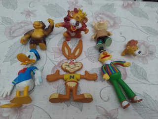 Lote muñecos PVC y otros