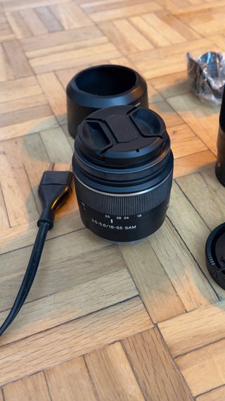 Sony Alpha A100 DSLR con objetivos