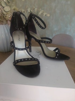 Sandalias negras Catwalk con tachuelas