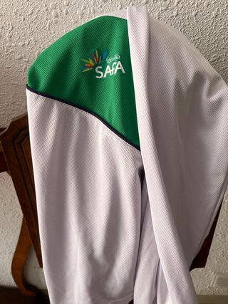 Chaqueta Safa Gavà y jersey manga larga.