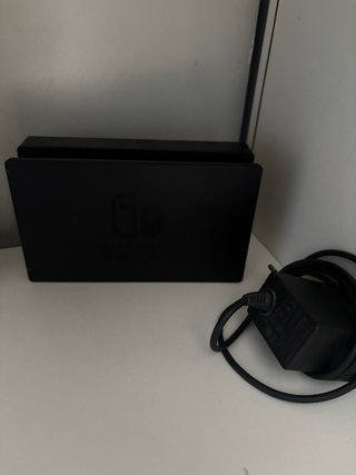 Nintendo Switch+Juego Let’s go Pikachu